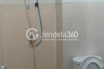 Bathroom Good Deal Studio Apartment at Park View Condominium High Floor