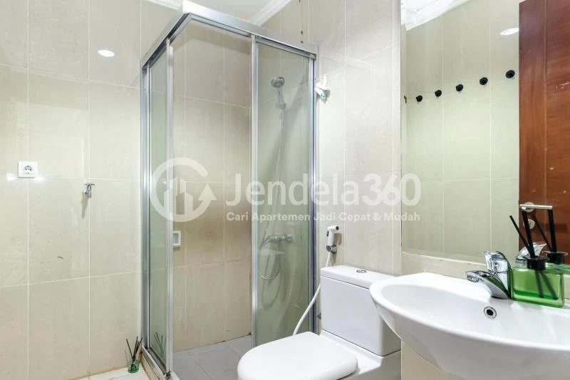 Bathroom Kuningan City (Denpasar Residence) 2BR Fully Furnished
