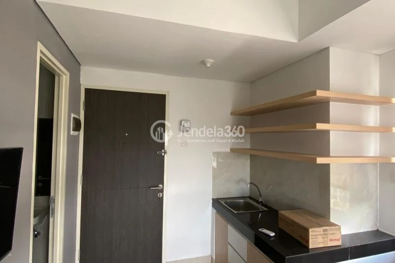 Kitchen Low Floor 2BR Apartment with  View at Serpong Garden Apartment