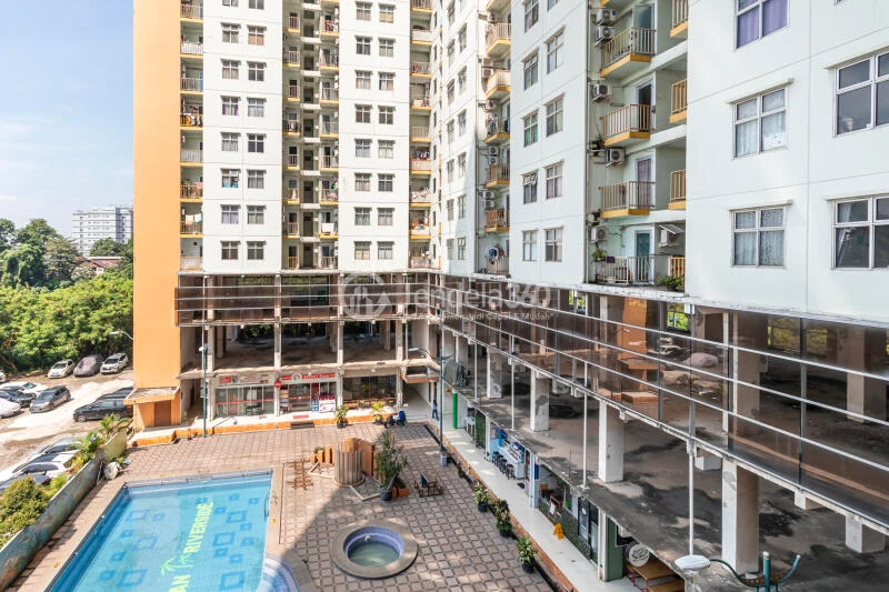 Balcony Pancoran Riverside Apartment 2BR Non Furnished
