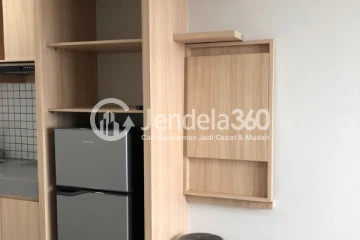 Kitchen Elegant Studio Apartment High Floor with City View at Paddington Heights Apartment