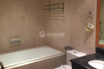 Bathroom Well Located 3BR Apartment Low Floor with  View at Sudirman Mansion Apartment