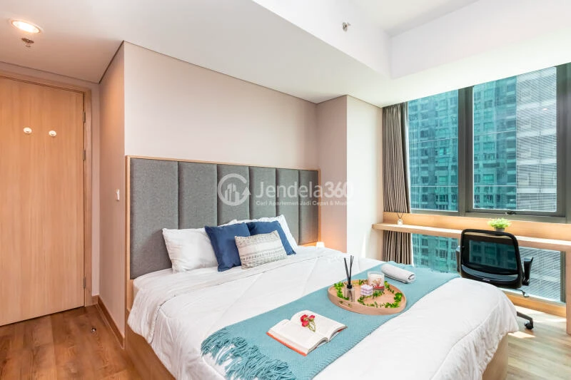 Bedroom 1 Relaxed 3BR Apartment High Floor with City View at Holland Village Apartment