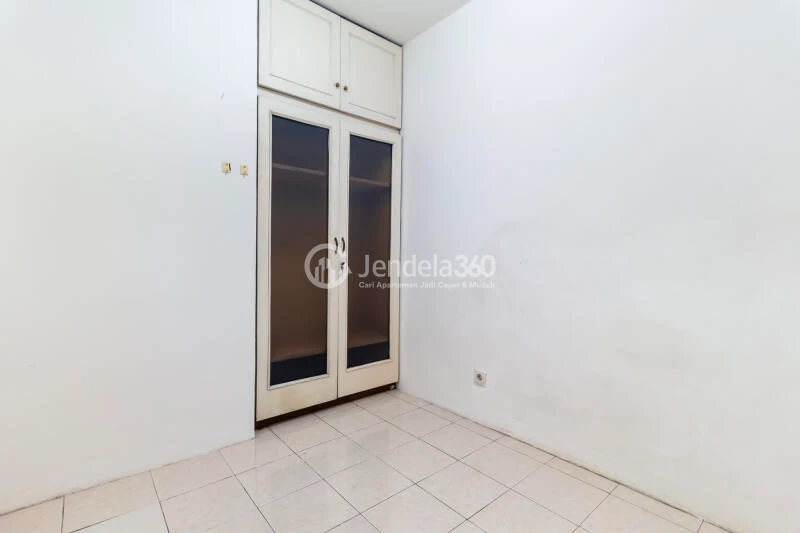 Bedroom 1BR Permata Eksekutif Apartment at Middle Floor