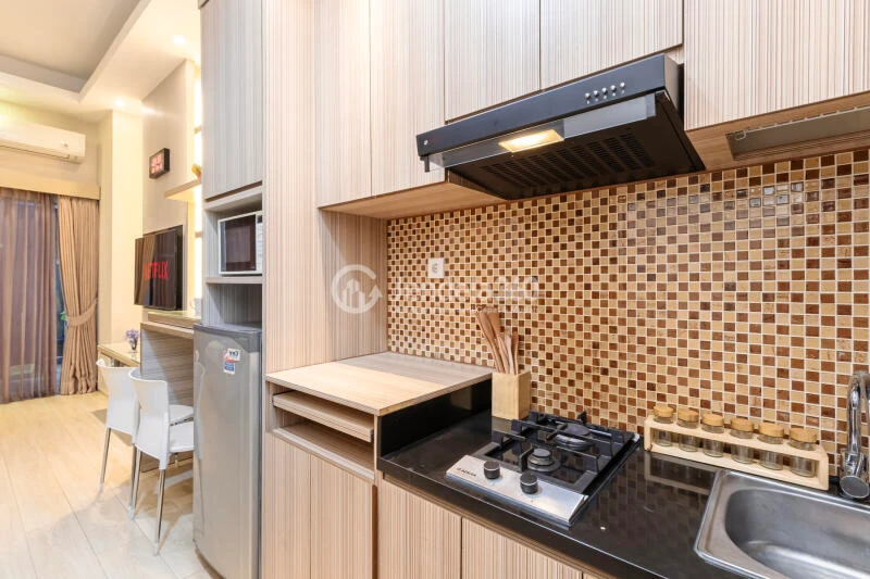Kitchen Studio Apartment with  View at Tamansari Hive Cawang