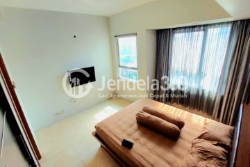 Bedroom Low Floor 1BR Apartment with City View at MTH Square