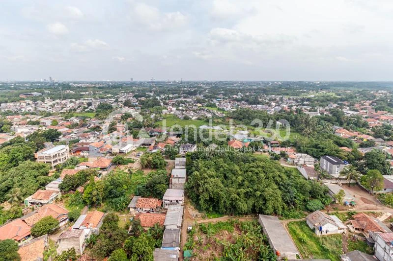Balcony High Floor Studio Apartment with City View at Serpong Garden Apartment