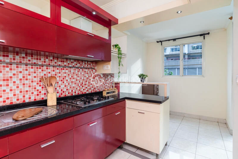 Kitchen Spacious 3BR Apartment Low Floor with - View at MOI Frenchwalk