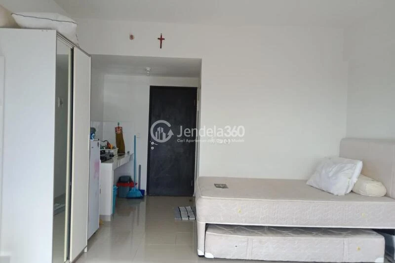 Bedroom Low Floor Studio Apartment with University of Indonesia View at Park View Condominium