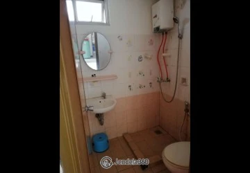 Bathroom Low Floor 3BR Apartment with City View  View at Mediterania Palace Kemayoran