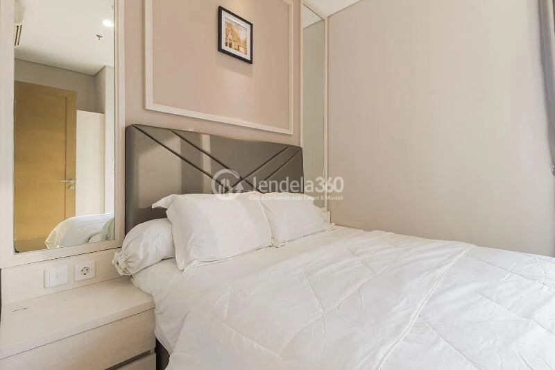 Bedroom 1 Low Floor 3BR Apartment with City View at Taman Anggrek Residence