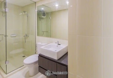 Bathroom Spotless Studio Apartment High Floor with City View at Neo Soho Residence