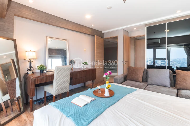 Bedroom 1 Decorative 3BR Apartment at Maqna Residence Low Floor