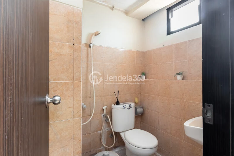 Bathroom Kebagusan City Apartment Studio Fully Furnished