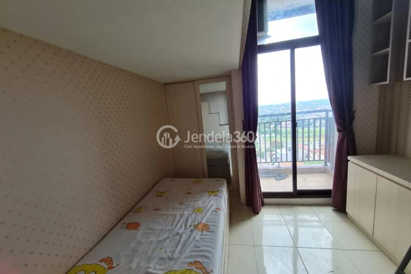 Bedroom Good Deal Studio Apartment Low Floor with  View at Dave Apartment