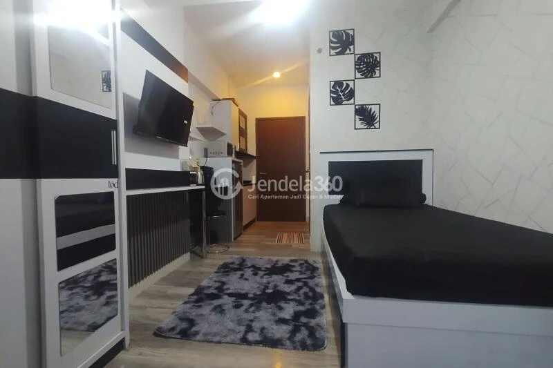 Bedroom Studio Apartment with  View at Easton Park Residence Jatinangor
