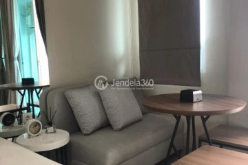 Living Room Trendy Studio Apartment Middle Floor with City View at Springhill Terrace Residence