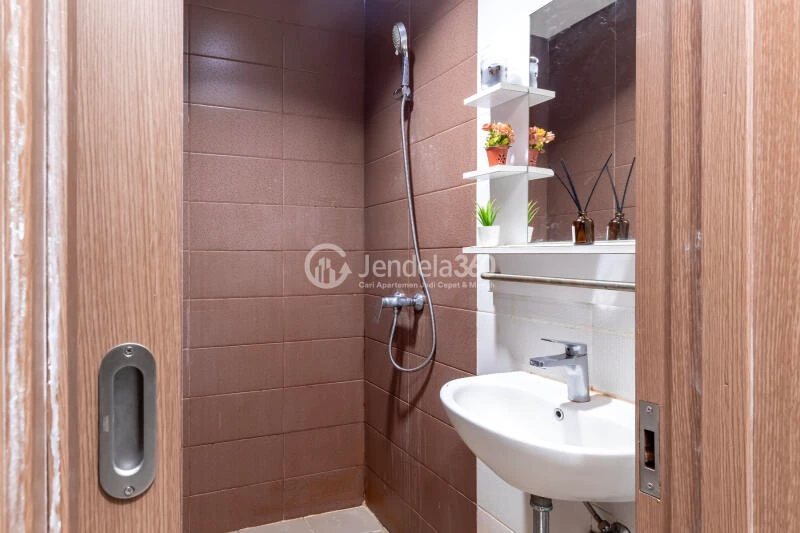 Bathroom 1BR Apartment with  View at Puri Orchard Apartment