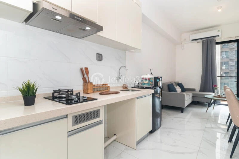 Kitchen 2BR Apartment with  View at Sky House Alam Sutera