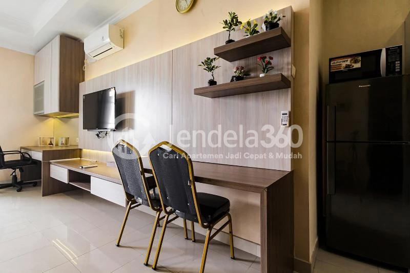 Bedroom Fancy Middle Floor Apartment Across from Grand ITC Permata Hijau at Belleza Apartment