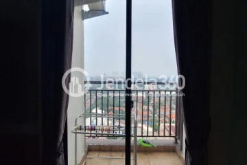Balcony Studio Apartment with City View at Dave Apartment