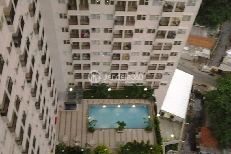 Balcony Excellent Studio Apartment High Floor with Swimming Pool View at Margonda Residence 3