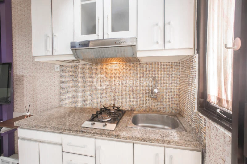 Kitchen High Floor Studio Apartment at Kebagusan City Apartment with City View and Affordable Price