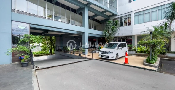 Frontyard - Menteng Square Apartment