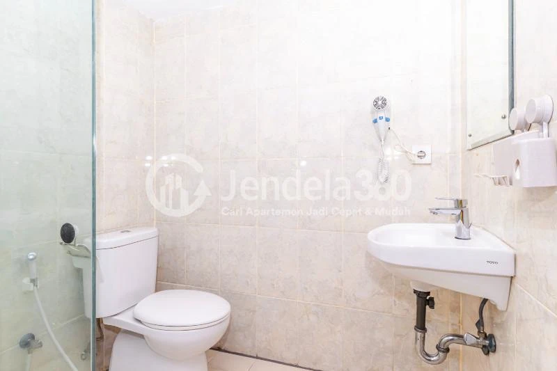 Bathroom Homey Studio Apartment at Tamansari The Hive Middle Floor