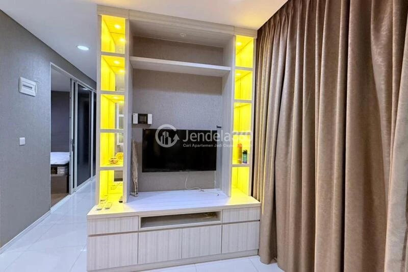 Living Room 2BR Apartment with  View at Paddington Heights Apartment