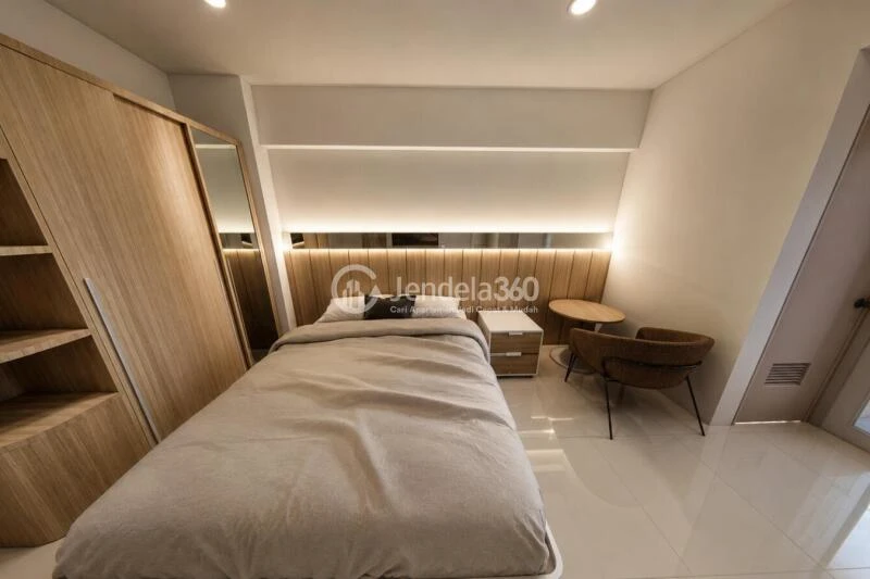 Bedroom Good Deal Studio Apartment Middle Floor with City View at Bintaro Park View