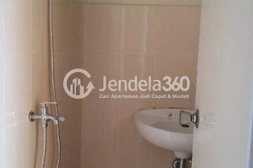 Bathroom Studio Apartment with City View at Green Palm Residence