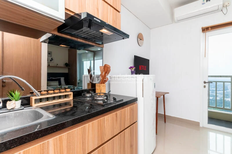 Kitchen Modern Studio Apartment at B Residence BSD Low Floor