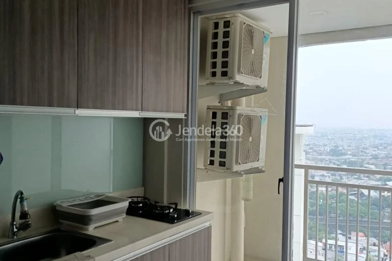 Kitchen Low Floor 3BR Apartment with  View at Vittoria Residence