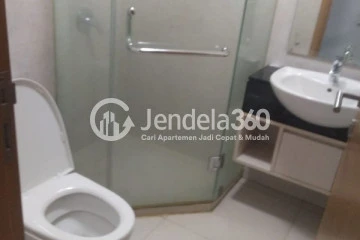 Bathroom Relaxed 1BR Apartment Middle Floor with city View at The Mansion Kemayoran Bougenville