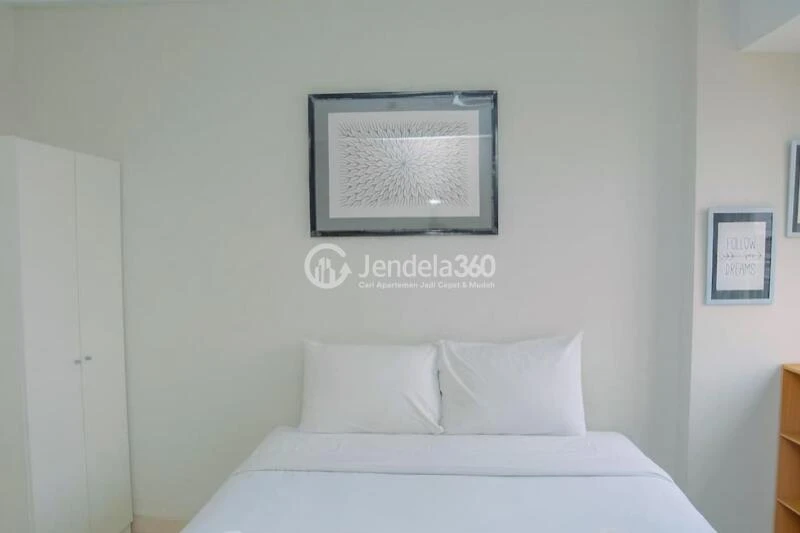 Bedroom Low Floor Studio Apartment with Housing View at Margonda Residence 5