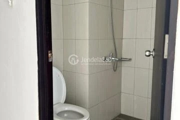 Bathroom Studio Cinere Terrace Suites Apartment at Low Floor
