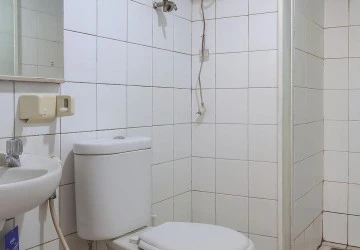 Bathroom Kebagusan City Apartment 2BR View City