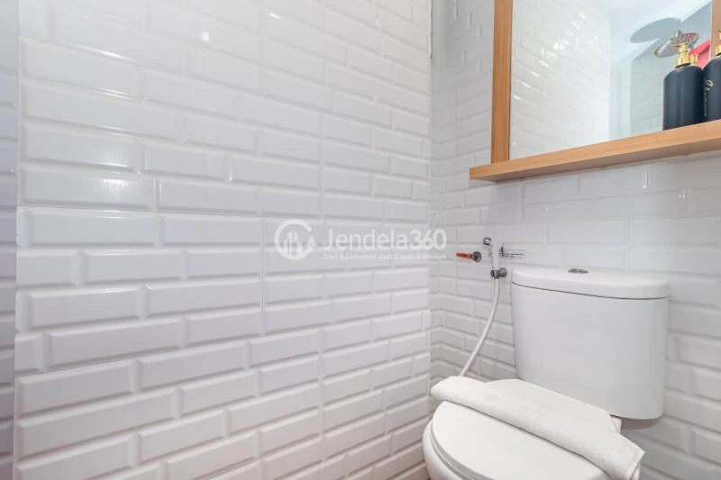 Bathroom Studio Apartment with  View at Sunter Park View Apartment