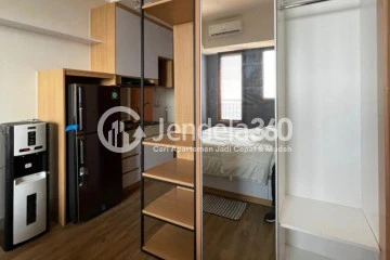 Bedroom High Floor Studio Apartment with City View at Evenciio Apartment