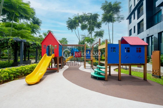 Outdoor Playground - Southgate Residence
