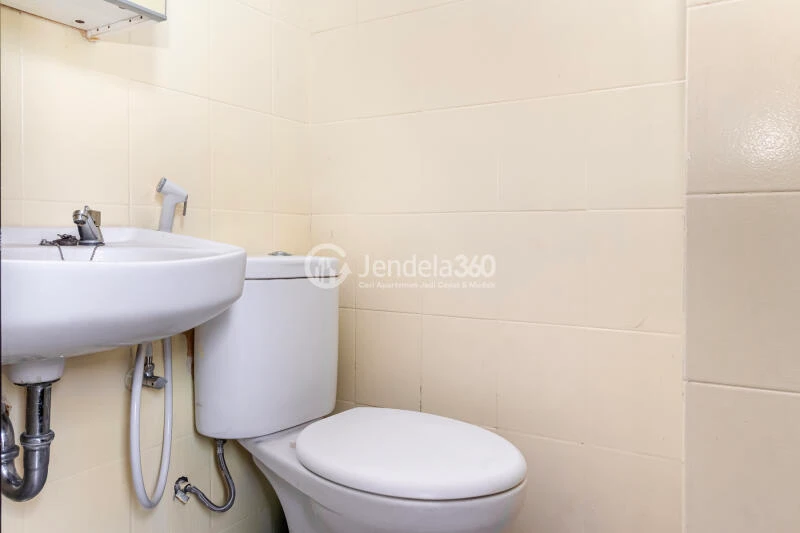 Bathroom Kebagusan City Apartment 2BR Fully Furnished