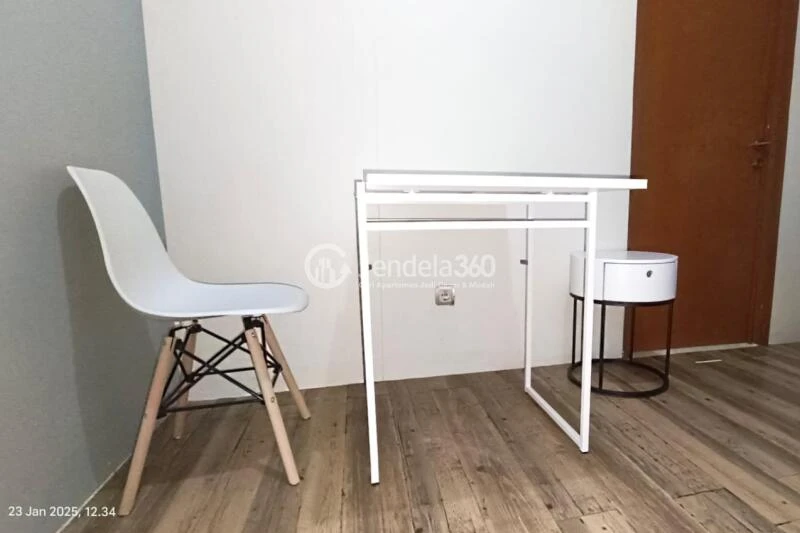 Living Room 1BR Green Lake View Apartment at Tower E