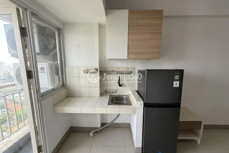 Kitchen 2BR Apartment with City View at Bintaro Park View