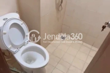 Bathroom Low Floor 2BR Apartment with City View at Sudirman Suites Bandung Apartment