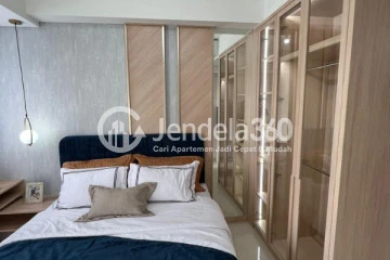 Bedroom Studio Apartment with Swimming Pool View at Klaska Residence