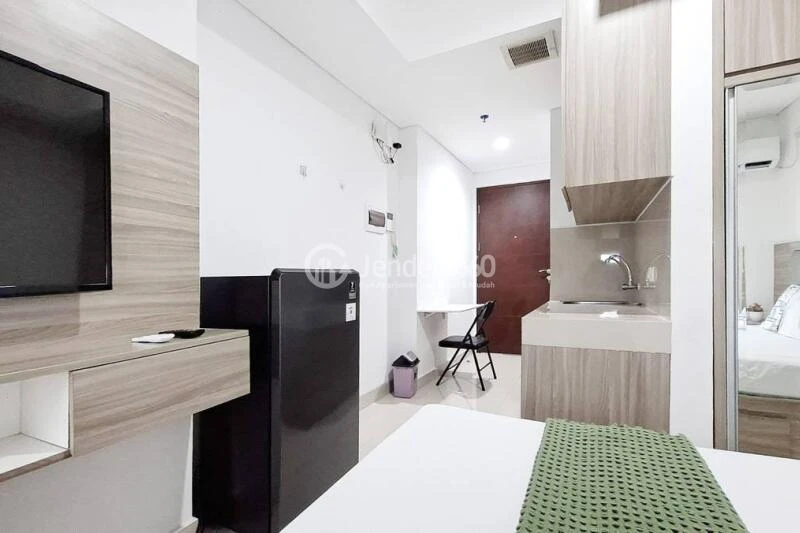Bedroom Homey Studio Apartment Low Floor with  View at Pesona Depok Square Apartment