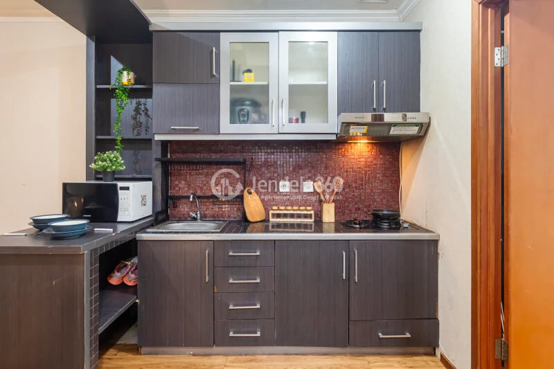 Kitchen 1BR Thamrin Residence Apartment at Tower Alamanda