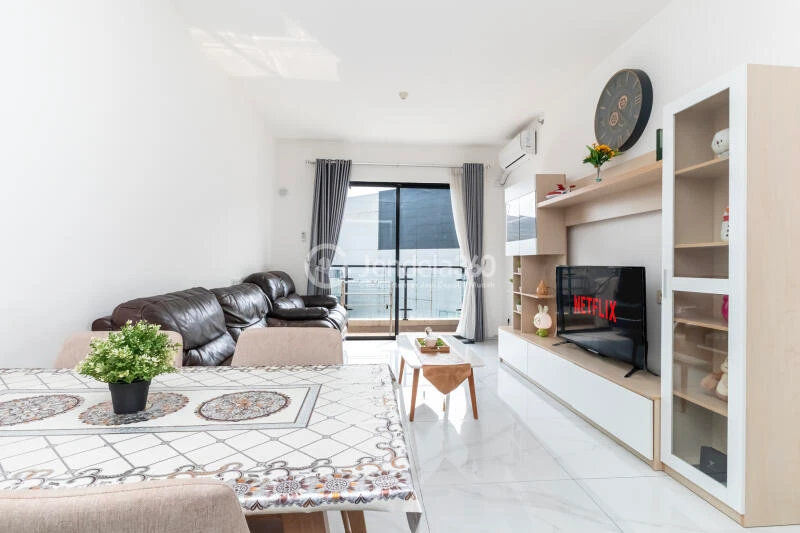 Living Room Lovely 3BR Apartment Low Floor with  View at Sky House BSD Apartment