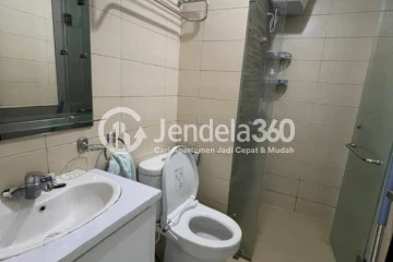 Bathroom 2BR Apartment with City View at Sky Terrace Apartment